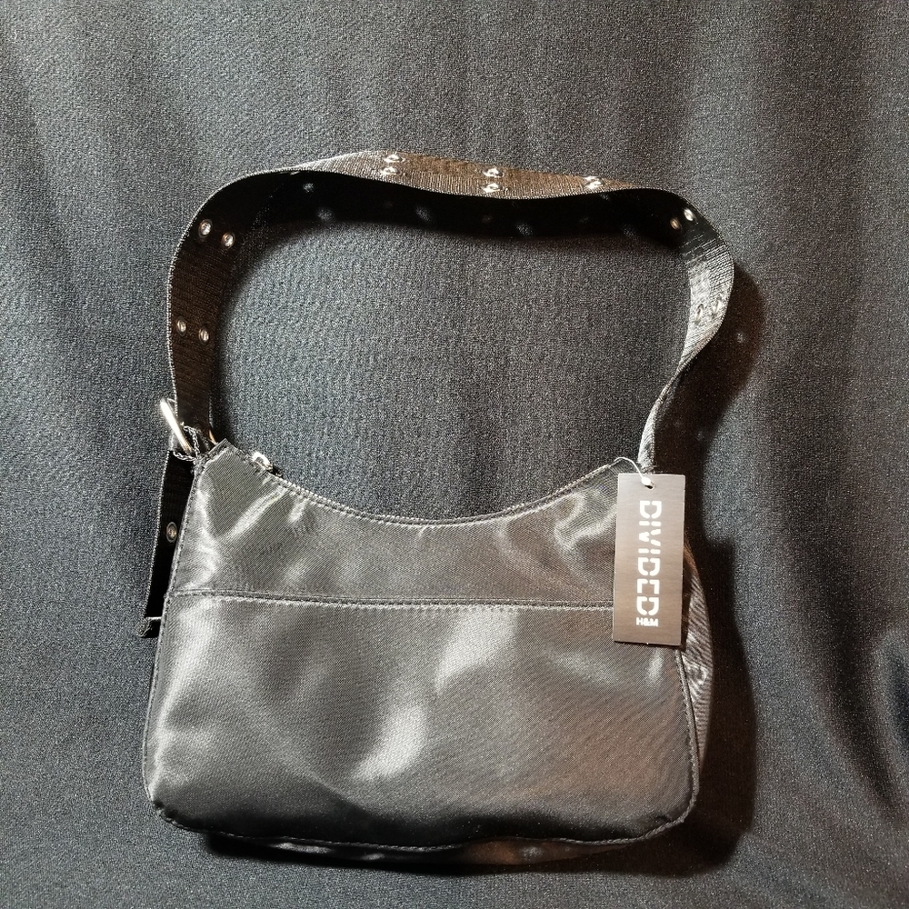 Shoulder Bag with detailed strap